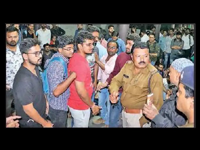 Aam Aadmi tweet media