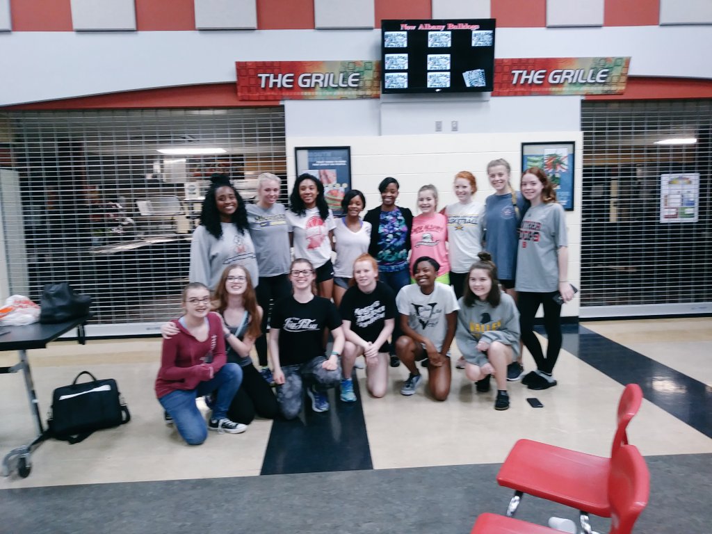 coach_hogue's tweet photo. These girls I got on this team are the best!! We did our Girl Power event, designed to build teamwork. confidence and overall better people . And it was great!! This is one of those things where its bigger than sports. Im so proud of this group. Thanks Tish! #1trackmind https://t.co/i8bZOSy8vf