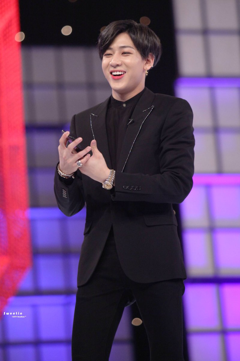 sweetie_bam's tweet photo. ถึงจะเป็นรูปที่ถ่ายมาสักพักแล้ว แต่สวีตตี้อยากจะลงรูปวันที่ถ่ายทำรายการ today show เพราะวันนั้แบมหล่อและน่ารักสุดๆไปเลย!!😊 เวลาเห็นแบมทำงานที่ไทยช่างเป็นความรู้สึกที่ภูมิใจสำหรับสวีตตี้มากจริงๆ❤️❤️❤️❤️ @BamBam1A #뱀뱀 #BamBam https://t.co/cg0wNeUbXB