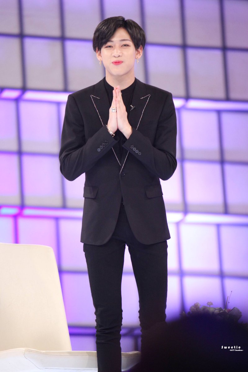 sweetie_bam's tweet photo. ถึงจะเป็นรูปที่ถ่ายมาสักพักแล้ว แต่สวีตตี้อยากจะลงรูปวันที่ถ่ายทำรายการ today show เพราะวันนั้แบมหล่อและน่ารักสุดๆไปเลย!!😊 เวลาเห็นแบมทำงานที่ไทยช่างเป็นความรู้สึกที่ภูมิใจสำหรับสวีตตี้มากจริงๆ❤️❤️❤️❤️ @BamBam1A #뱀뱀 #BamBam https://t.co/cg0wNeUbXB