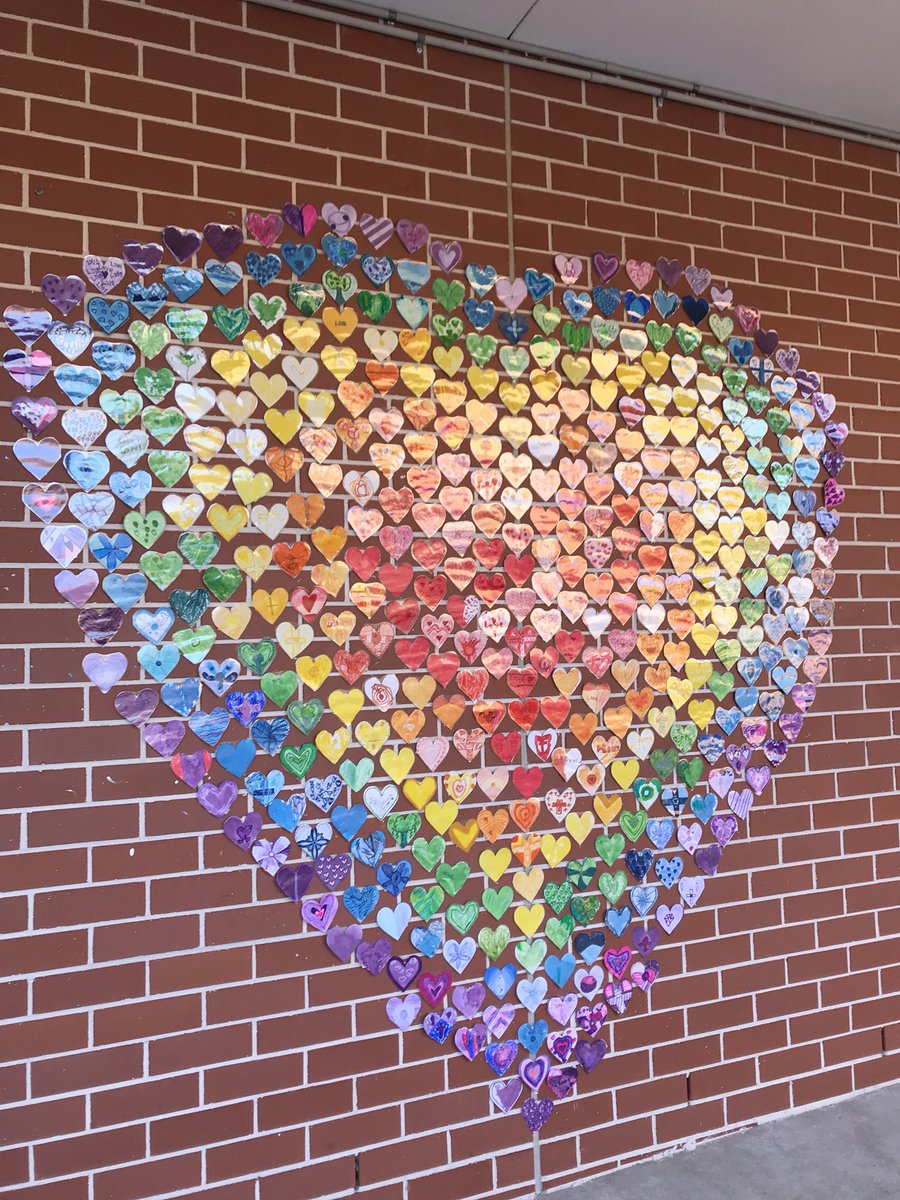 holycrossglen's tweet photo. A loving community that grows together! #collaborativeartwork https://t.co/FqnVp0beM7