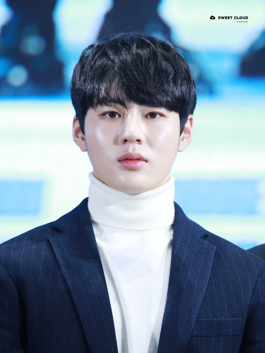 [HQ]180228 MBN Y포럼 #하성운
성운이랑 눈싸움(✪‿✪)
보정안해도 모찌모찌해서 당황스러울정도... 셍잇뷰티 정규편성좀...
#WANNAONE #워너원 #HASUNGWOON <a href="/WannaOne_twt/">Wanna One</a>