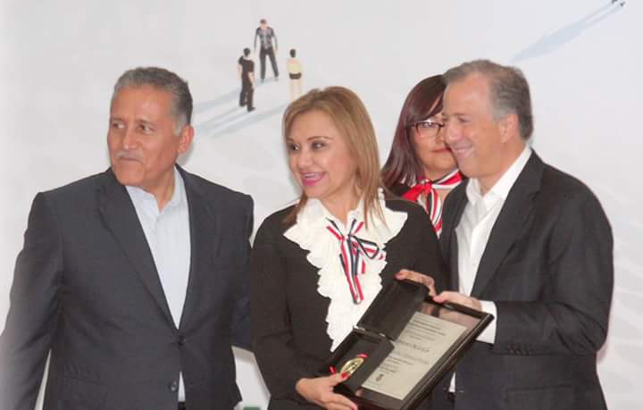 FabianFlota's tweet photo. Muchas Felicidades apreciada @AlondraQRoo por dejar en alto a #QRoo ante la @CNOPNacional, que los éxitos continúen y un fuerte abrazo! https://t.co/hE3XPvdXx3