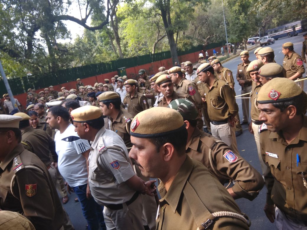 singhking786's tweet photo. BB, could you make a video on youtube over this matter, this can spread this scam on very large scale.
Now this become national youth become.
Govt vs youth.
#sscscam
#SSCExamScam
We want cbi enquiry.
@Bhuvan_Bam https://t.co/TAJKUJrkr0