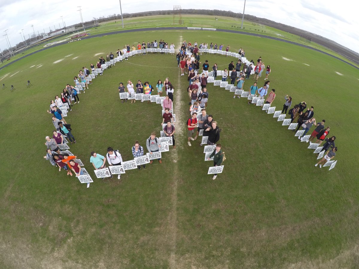 GRHSNews's tweet photo. The 2nd Annual AP Field of Dreams was a success. Thank you to all of our Longhorn AP Scholars!!! #WeAreGR #GRHSLearn https://t.co/RJxJcGnfb7