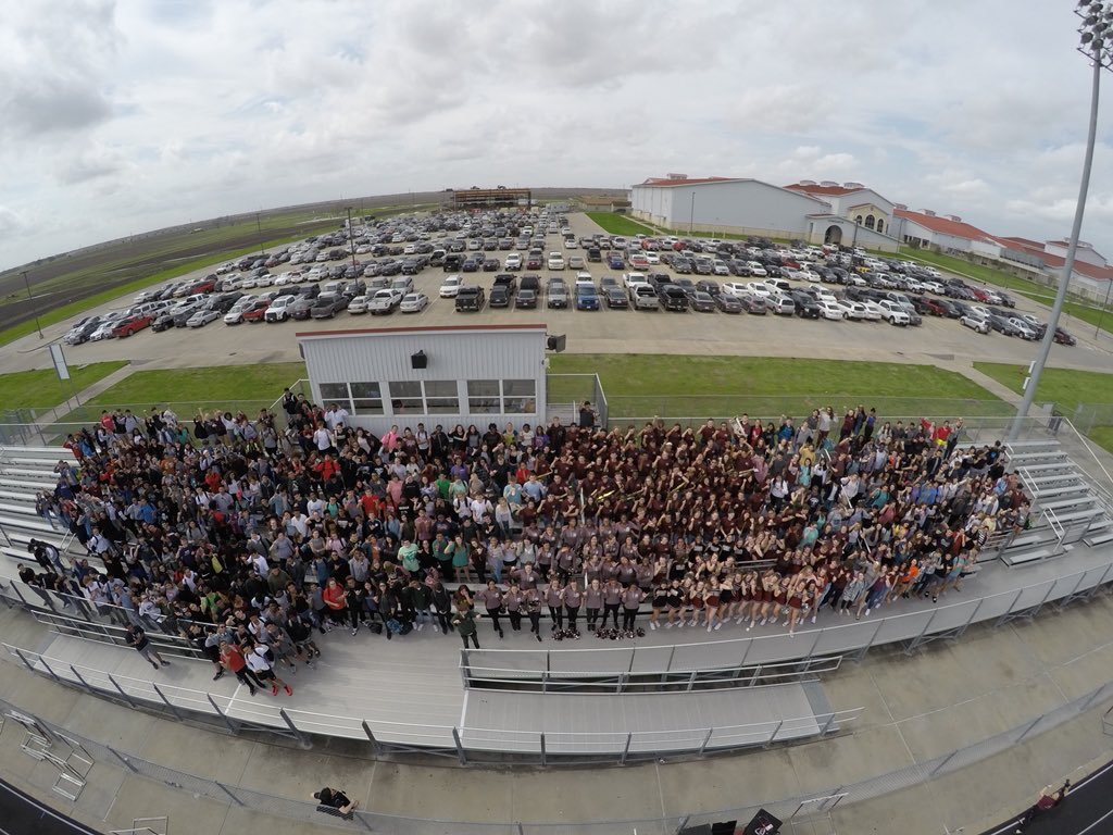 GRHSNews's tweet photo. The 2nd Annual AP Field of Dreams was a success. Thank you to all of our Longhorn AP Scholars!!! #WeAreGR #GRHSLearn https://t.co/RJxJcGnfb7