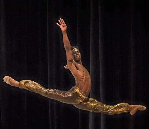 Giving_In_Style's tweet image. For one night only the @PhoenixBallet will host an amazing entourage of talent at the International Ballet Gala.  Find details about this performance @givinginstyle #hotinthecity #givinginstyle #phoenixballet
#fashion #philanthropy #fashanthropy #felicewhitneyagency #11eleven