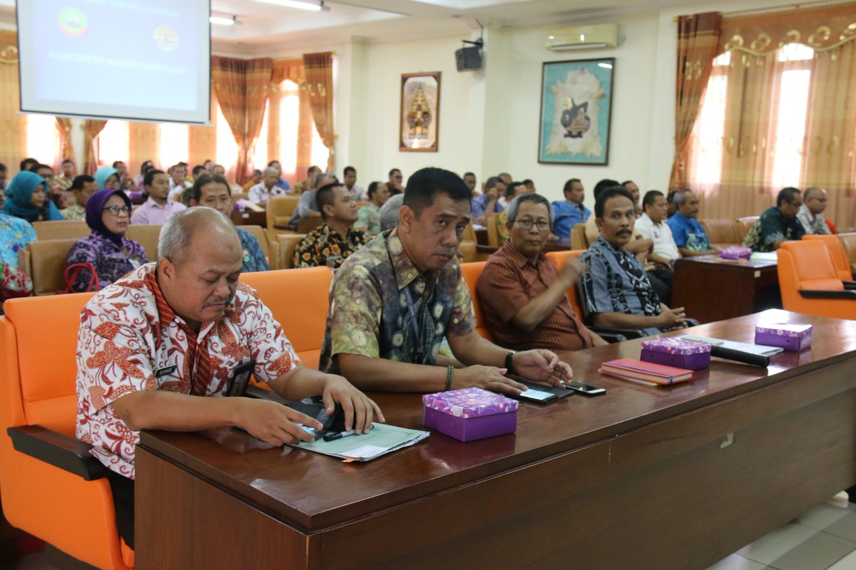 Bupati <a href="/Djoko_Arief/">Bupati&Wabup Blora</a> hari ini memimpin Rapat Koordinasi Hari Peduli Sampah Nasional &amp; Persiapan Penilaian P2 Kota Sehat/Adipura 2018 di ruang pertemuan Setda Kab.Blora 

cc <a href="/AriefRohman838/">Arief Wabup Blora</a> <a href="/bdnrmj/">Bondan</a> <a href="/SatpolPPBlora/">Satpol PP Blora</a> @PolresBlora <a href="/Kodim0721/">Kodim 0721 Blora</a> @PKKBlora @DLHBlora <a href="/nunikreni/">Reni Miharti</a> <a href="/info_Blora/">INFO BLORA</a>