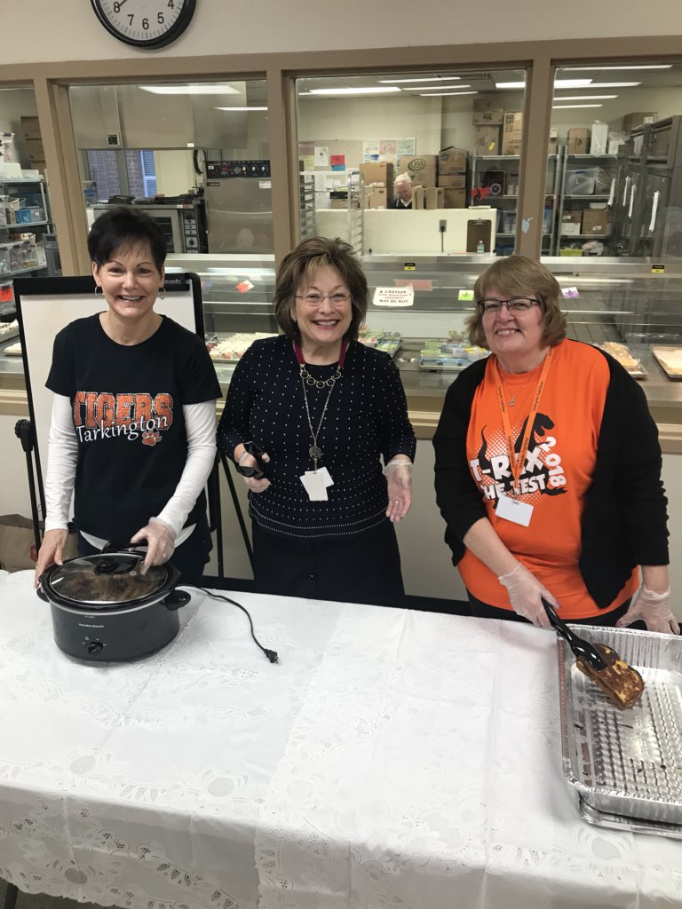 MrHardmansclass's tweet photo. Enjoying some Istep breakfast catered from @BobEvansFarms #3rdgrade #TarkingtonTS https://t.co/G7TyPCEqbC