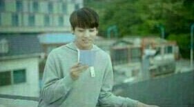 micaelaftjustin's tweet photo. Es el cumpleaños de justin y jungkook debe estar asi ahre #HappyBirthdayJustinBieber https://t.co/GH0bWnTrAG