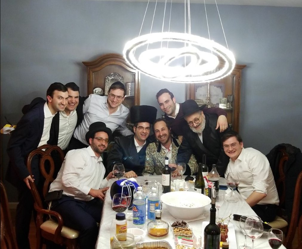 KalmanYeger's tweet photo. Happy Purim, from a little place we call Brooklyn!
שמחת פורים! https://t.co/yyGznbr4Z7