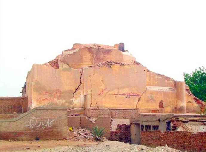 CeterisParish's tweet photo. So while we celebrate #HolikaDahan the original site of #Holi shall remain in ruins in Multan https://t.co/deeXBixjBB
