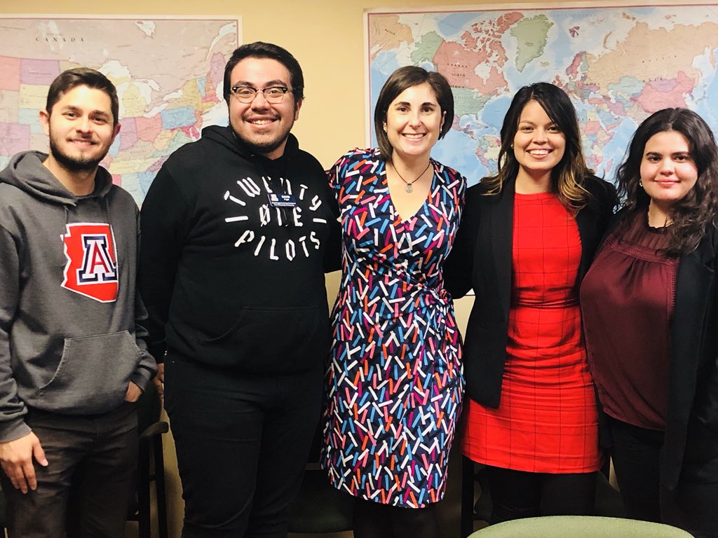 CValenciaNews's tweet photo. Thank you @valfernandez for speaking with aspiring journalists at @uajschool. Fue un placer hablar con usted de la importancia de cubrir historias sobre la frontera y inmigración. 🎥#MoreLatinosInNews @NAHJ https://t.co/v1FkXYSokL