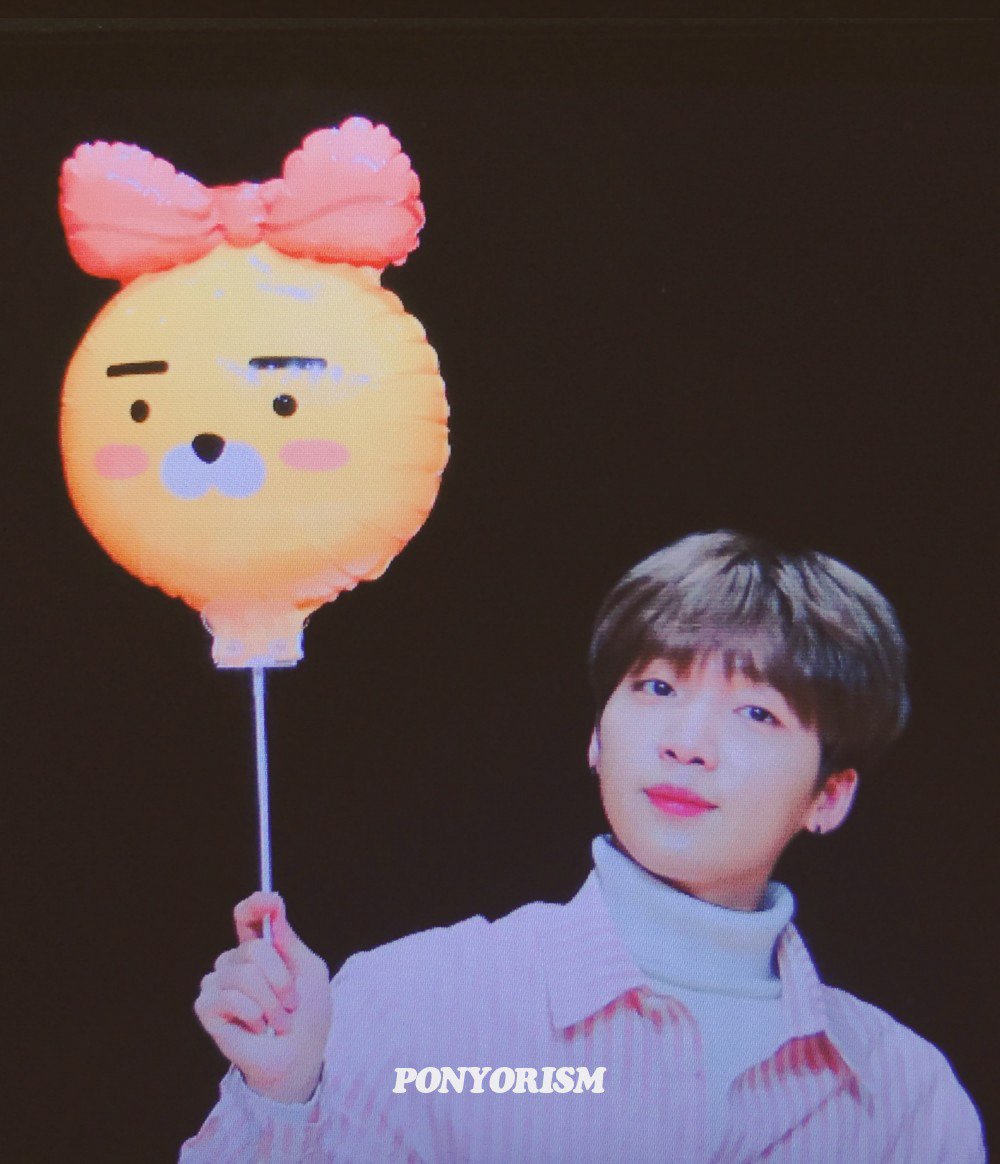 ponyorism's tweet photo. 180301 부산 팬사인회 #정세운
룰루랄라 🎀🎶 https://t.co/DNJrHO0BdO