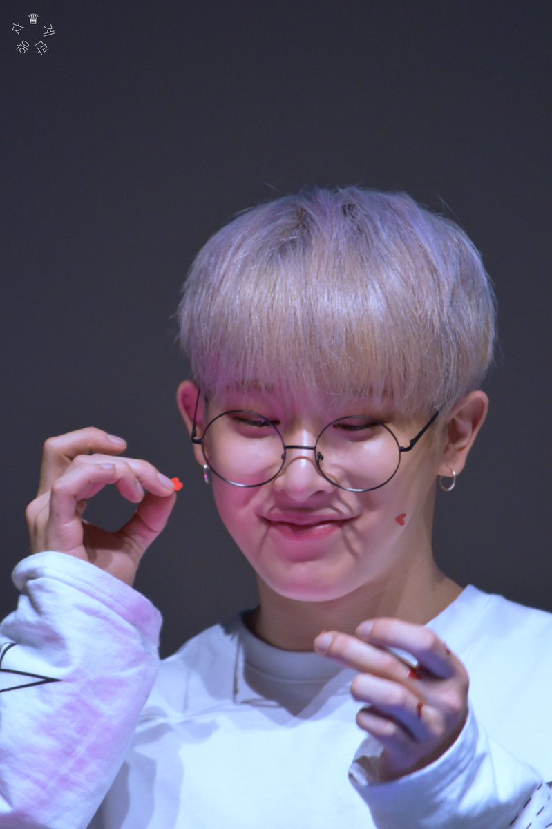 gyeran_prince's tweet photo. 180301 어노군 생일날 🎉🐰🥕
#0301WONHODAYِ #WONHOHAPPYBIRTHDAY #WONHORABBITDAY #MONSTA_X #몬스타엑스 #WONHO #원호 #ウォノ @OfficialMonstaX @Official_MX_jp https://t.co/OcecUMIsBk