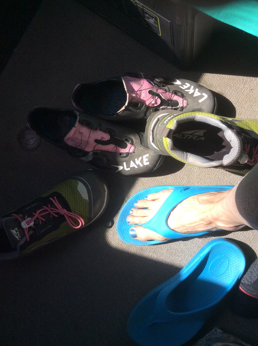 NoTubesWomen's tweet photo. Recovery, run and ride! @AltraRunning @LakeCycling  @oofos https://t.co/YcpVsFJKjt