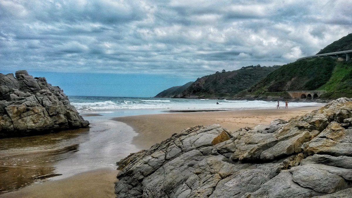 HotelWilderness's tweet photo. Leentjies klip Beach in Wilderness. Famous for legends, beachcombers, fishing and just beach lazing #wildernessza #gardenroute #meetsouthafrica @ShotLeft @gotravelbug @livingitupct @DiBrown5 @travelopulent @TravelGround @deoudehuize @the_goodholiday @BestOfSATravel @SouthAfrica https://t.co/vZpDCcvrjH