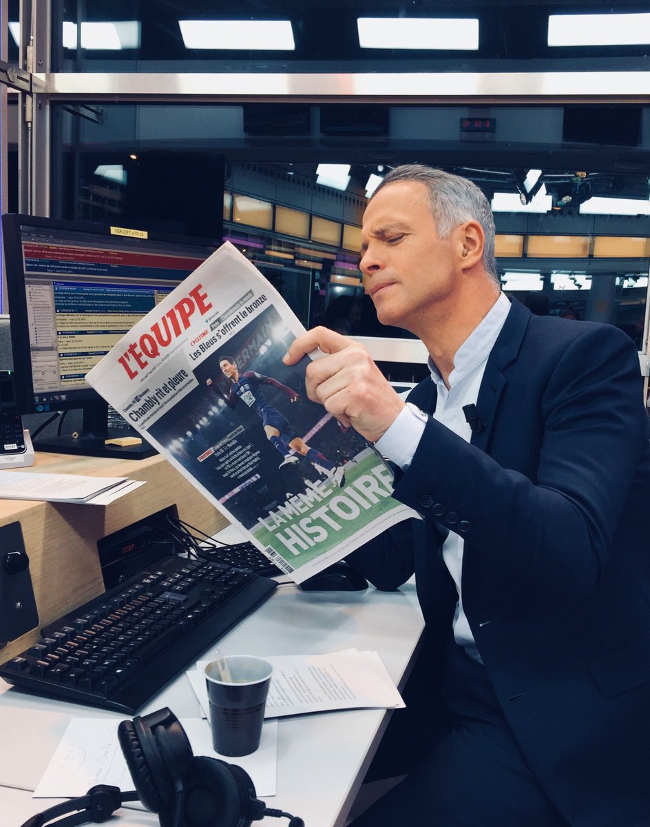 SamuelEtienne's tweet photo. C’est ma main innocente (si si) qui procédera ce soir dans le @TLSfrance3tv de @ThomasThouroude au tirage au sort des 1/2 finales de la Coupe de France !
Alors je révise... ;) https://t.co/vCO6vErDBv