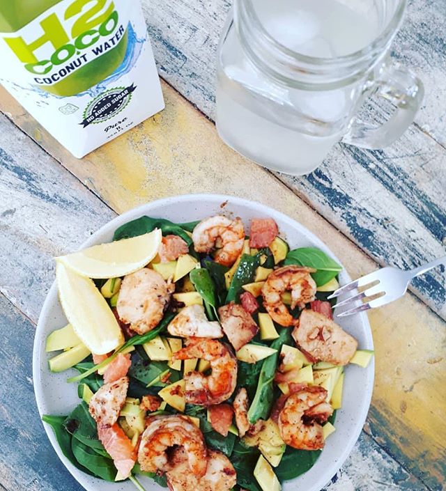 Who said ‘You don’t make friends with salad’? 🙄 Mix up your salad by adding prawns or your fave protein 🦐 Then wash it down with our new Lunchbox range 🌴💧

Our Pure &amp; CocoEspresso now come in 200mL three-packs, perfect for your packed lunch. ✅ 
#TheRealChoice #RealTaste