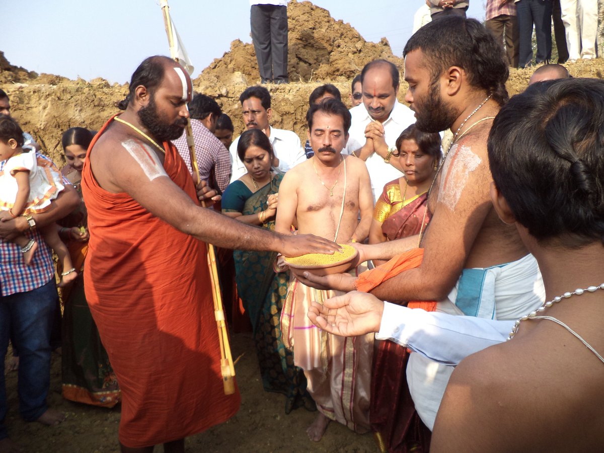SVTTINFO's tweet photo. రండి భాగస్వాములు కండి , జాజిపూర్ రోడ్డులో నిర్మిస్తున్న శ్రీ వెంకేశ్వర స్వామి దేవాలయానికి విరాళాలు ఇవ్వండి ,
#orissa https://t.co/ukTR8CIAiI