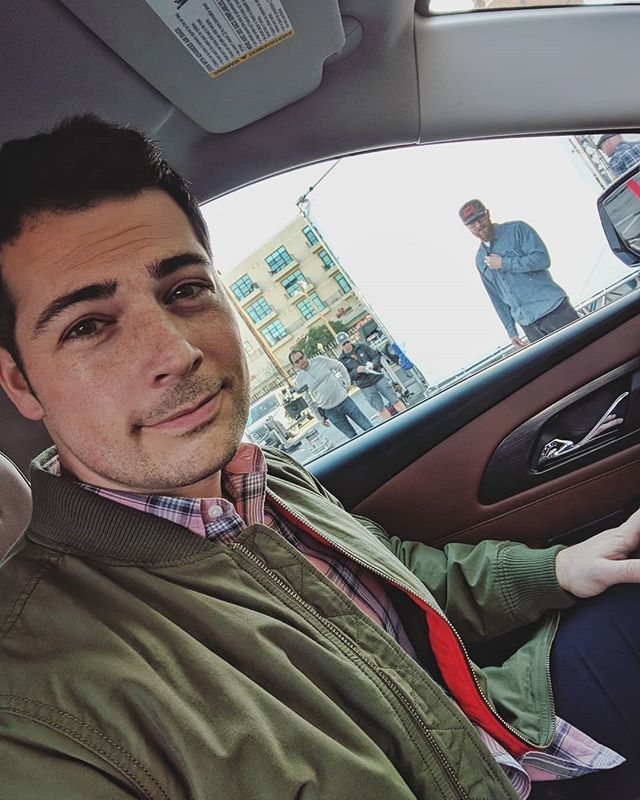 michaelgazin's tweet image. Commercial people always dressing me better than I dress myself... 🙅👗💅💡 #notetoself #addcolor #andtakehomethe #wardrobestylist #inspired #actor #onset #longbeach #commercial #comingtoafacebooknearyou #actorslife bit.ly/2oxyEV8