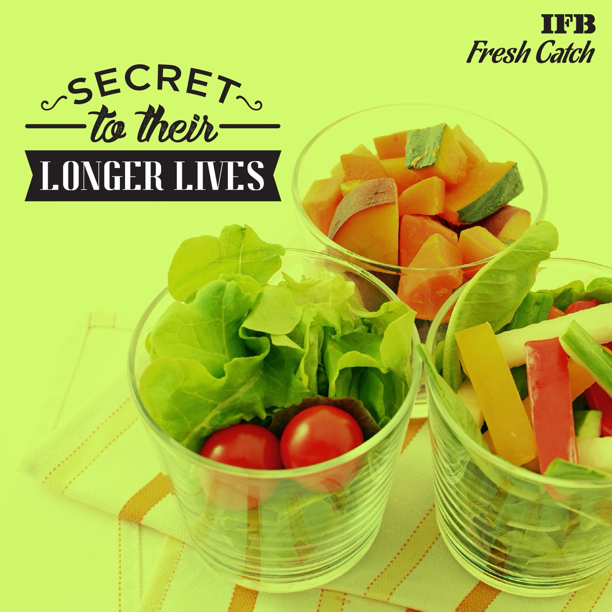 IFB_FreshCatch's tweet photo. Prolong the lifespan of greens by wrapping them loosely in a damp paper towel and placing in a re-sealable plastic bag. #KitchenHacks #CookingTips #Tricks https://t.co/77ncJqxjRh