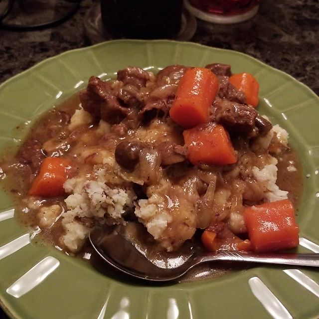 Hozer505's tweet photo. Guess I forgot to post lol... @nora_5o5_303 made #InstantPot beef stew over mashed potato. Fuckin amazing. #FatKidCode #FoodPorn#TeamPiggy https://t.co/65cIv4WHmK https://t.co/YpigyqA0f5