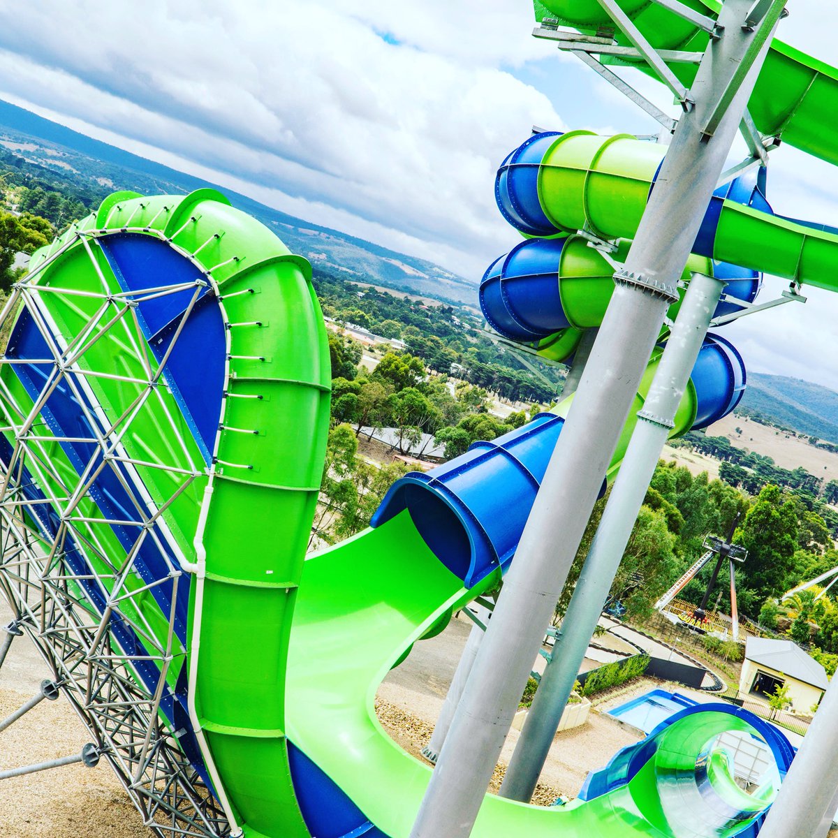 Tried the Gravity Wave at <a href="/Funfields/">Funfields</a> today and it absolutely rocks! The biggest TornadoWAVE ever made by Proslide! 🌊