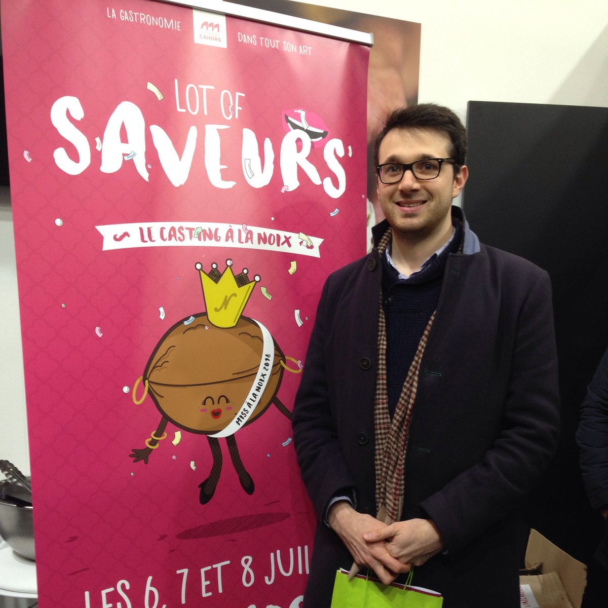 rocamadourfest's tweet image. En direct du @Salondelagri sur le stand du #lot aux côtés de notre partenaire @LotOfSaveurs et devant les magnifiques éclairs de @CApatissier / #salon #agriculture #partenariat #miam
