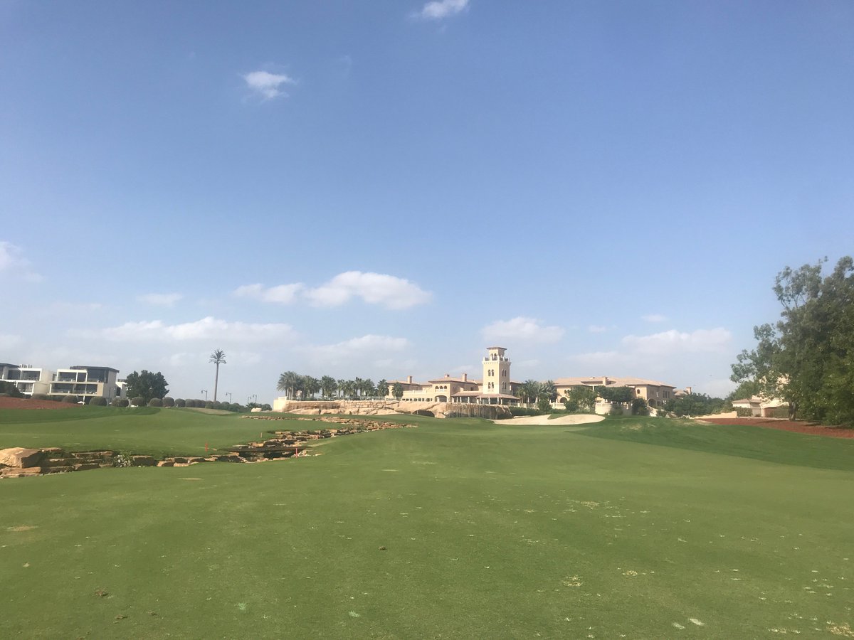 lbgolf_'s tweet image. #BeastFromTheEast has got me wishing I was back playing @JumeirahGolfEst @golfindubai_ #earthcourse