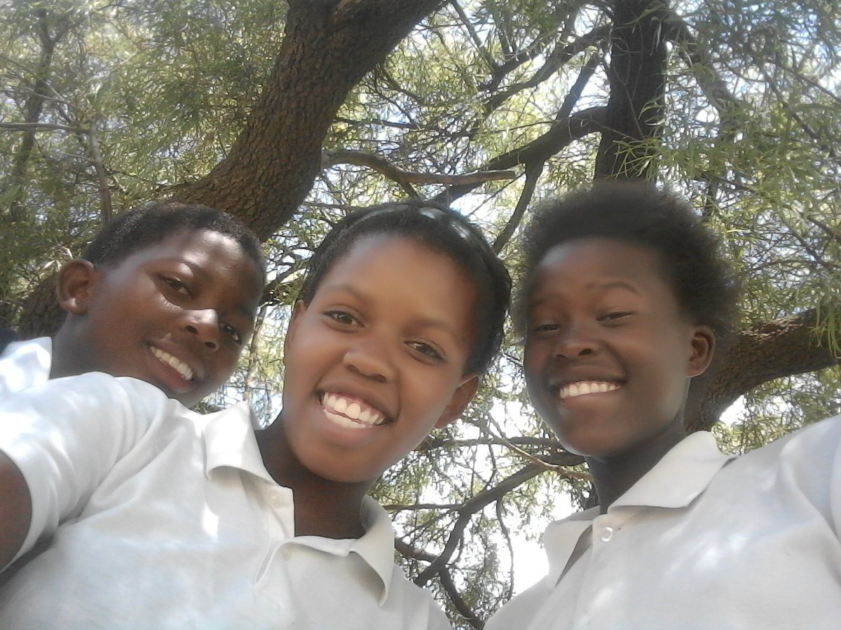 FokwebeN's tweet photo. My best friends at school (Winburg High School)💞💝💕💖✌ https://t.co/aRB5CH1FXw