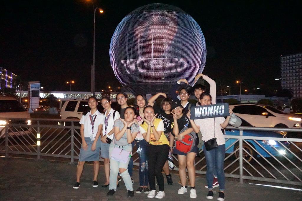 WonhoPH's tweet photo. As the Spring season comes, a precious person was born named "Hoseok". Thank you for making every Monbebes smile and laugh. Happy Birthday, our dearest Wonho!

@OfficialMonstaX #0301WONHODAY #WHPHYoungAndWild #WHPHSelcaChallenge https://t.co/tSxVodSSkH