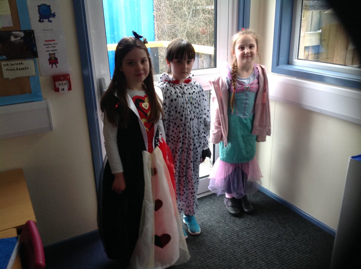 mbk_y2's tweet photo. World book day in Squirrels📚 https://t.co/knQ4oFoXkI