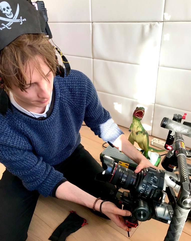Head of content and part time pirate Nick, getting hands on last week on set with the Canon C100. With a little hand from his assistant... 🦖