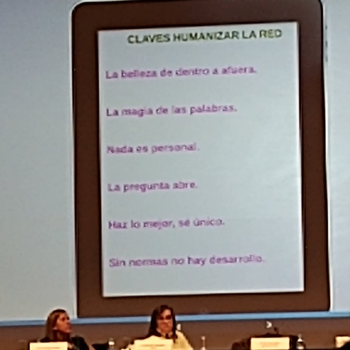 Irenemate's tweet photo. #CursoRedes Claves humanizar la red. https://t.co/jztBi3cOhJ