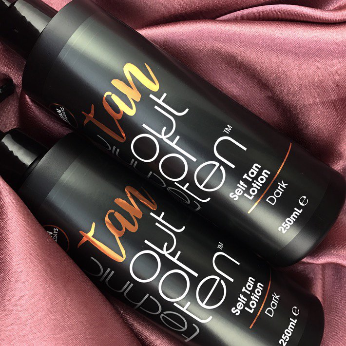 techniccosmetic's tweet photo. Have you tried out #BloggerFavourite Self Tan Lotion in Dark yet? Head over to our Instagram to see our #TanOutOf10 babes loving it! ✨🍑 #Tanthursdays https://t.co/OTuRpMOXj2