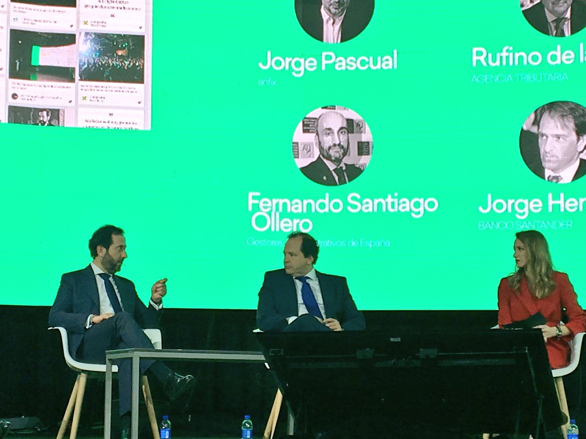 LegalitasNegoci's tweet photo. Miguel Arias: "Hoy en día ya contamos con numerosos servicios donde el asesor está presente de una manera virtual a través de una plataforma, aportando así mayor flexibilidad al cliente" #anfixConnect #LideraElCambio #anfix https://t.co/Gdpj8dYTH3