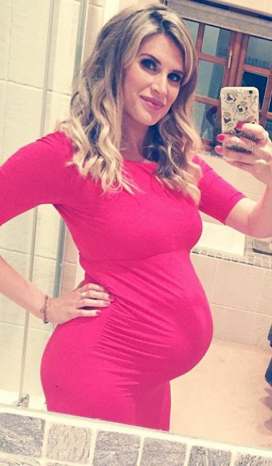 LilyKnightXx's tweet photo. When my mummy and my daddy got mummy pregnant I was inside of mummy's tummy
@yasminKnight42 @CalebKnight_112 https://t.co/i7zAHzOMof