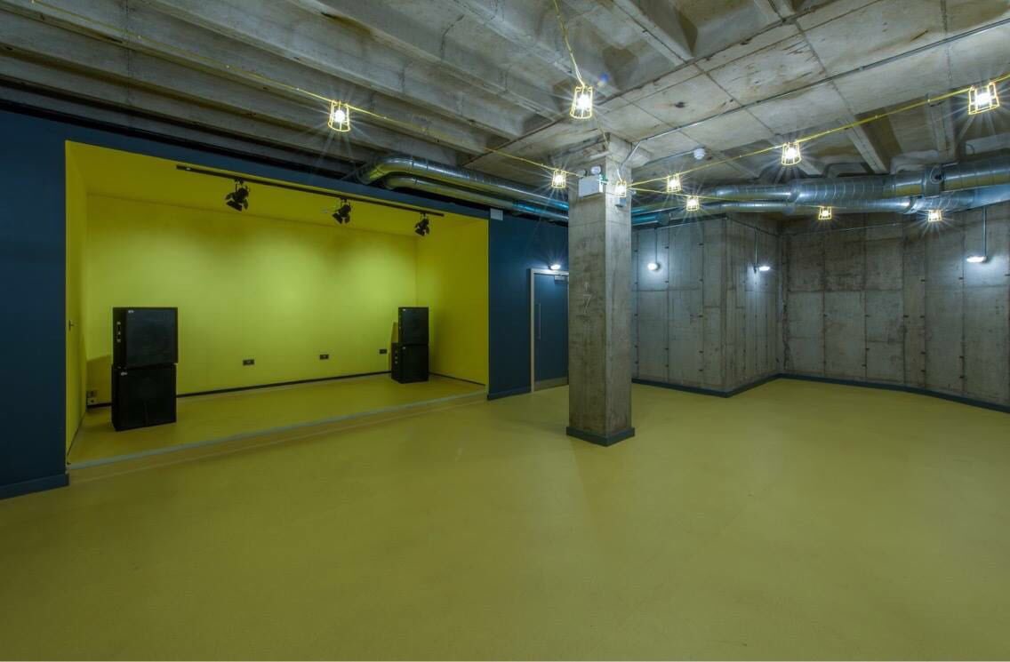 MONDO LIVE

Streaming live from KOL BOX (<a href="/husliverpool/">husliverpool</a>)

FREE PARTY

Sunday 25th March 
3pm - 11pm

DJs (In alphabetical order)

Buck 
<a href="/highlos_/">Highlos</a>
<a href="/SoundsofJaxon/">Jaxon</a>
<a href="/Nin9Lives_/">Nine Lives</a>
<a href="/NinoMurrone/">Nino Murrone</a>
@TEKLATRAX
<a href="/Veeto_Music/">Veeto</a>

SPACES ARE LIMITED

#Techno #TechHouse #Liverpool