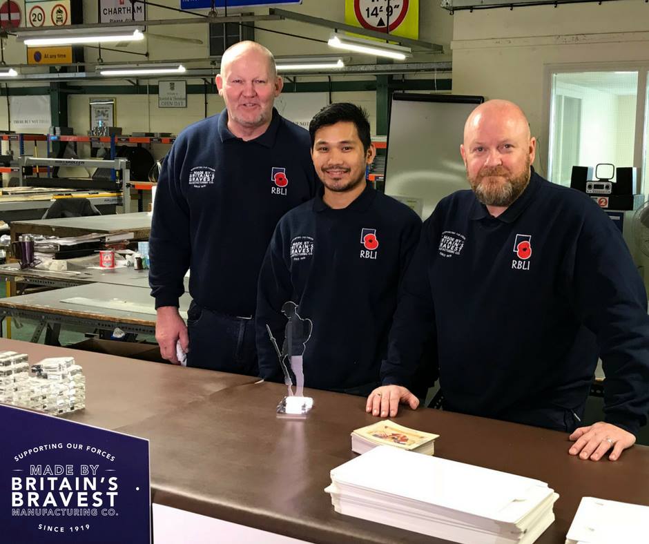 Great to be working with @Remembered2018 on #ThereButNotThere project. Perfect work for the veterans in @RBLI social enterprise <a href="/BravestMfgCo/">Britains Bravest Mfg</a>. Thanks to <a href="/itvnews/">ITV News</a> &amp; <a href="/BBCNews/">BBC News (UK)</a> for coverage.