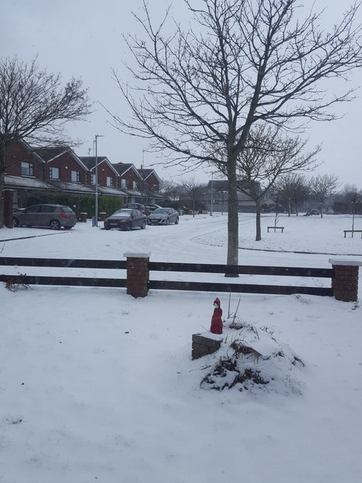 Ronanthomas Kelly - #snowday in north dublin here ireland. Magical 😊😊😊 https://t.co/jqmWJB57Wu
