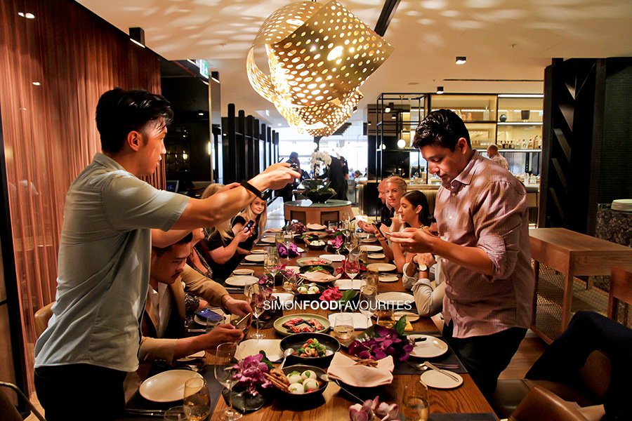 SimonLeong's tweet photo. Autumn menu tasting but camera always eats first @modekitchenbar @FSSydney @therocks #Sydney / thnx @LionOfFlorence #INVITE #inthemode #modekitchen #FSSydney #cameraeatsfirst #bloggerslife #caughtgramming https://t.co/RMbt7a2wZF