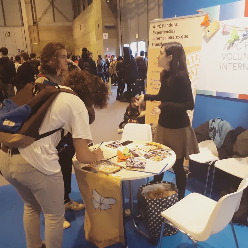 AIPCPandora's tweet photo. Gracias a todos los que os estáis pasando por @feriaaula e preguntando por #aipcpandora.
Estamos felices 😍😍😍
Seguimos hasta las ocho de la tarde! Os esperamos 🤗🤗🤗🤗 https://t.co/vXaZplD9IC