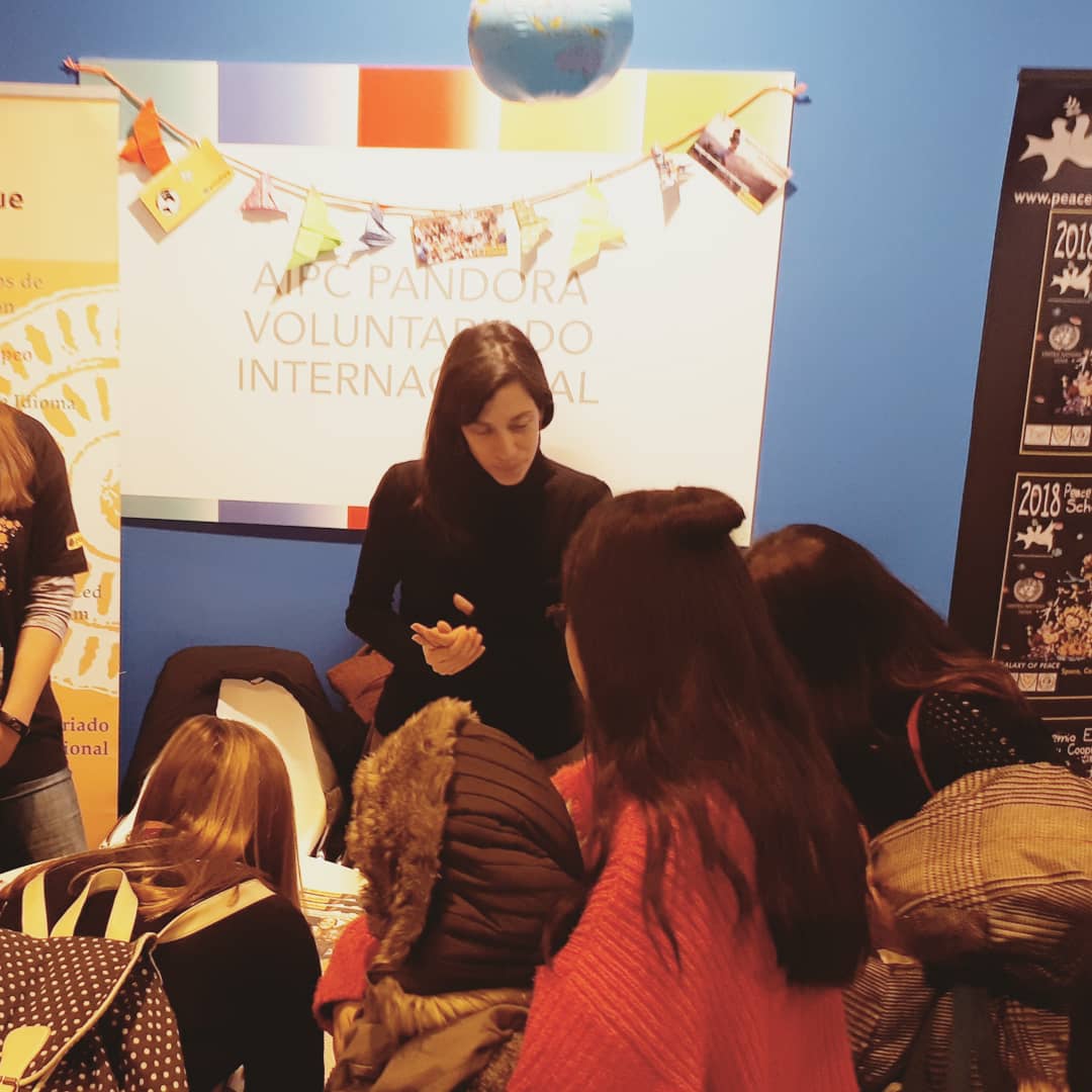 AIPCPandora's tweet photo. Gracias a todos los que os estáis pasando por @feriaaula e preguntando por #aipcpandora.
Estamos felices 😍😍😍
Seguimos hasta las ocho de la tarde! Os esperamos 🤗🤗🤗🤗 https://t.co/vXaZplD9IC