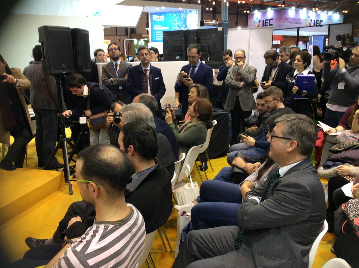 sepiegob's tweet photo. �� El Ministro de @educaciongob, @IMendezdeVigo, inauguraba ayer @FeriaAula #AULA2018 junto al Secretario de Estado de Educación, Formación Profesional y Universidades, @marcialmarinh y paseaban por nuestro stand #ErasmusPlus. https://t.co/v7iNTl7O0r