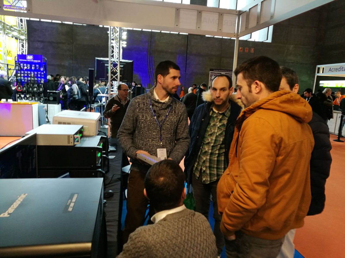 BVT_V's tweet photo. Último día #Afial2018. Último día para conocer nuestras novedades en #CamarasPTZ #SistemaMirrorProyector #Picturall #MirrorHead #ProyectorPanasonic #MonitorPanasonic #AnalogWay #Blustream #HDMI #HDBaseT y mucho más @afialasociacion https://t.co/Ro0TjJ53dS