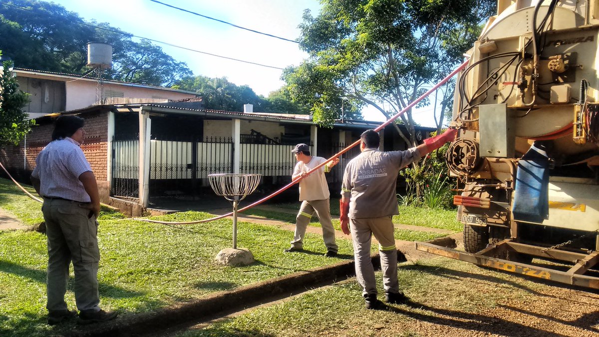 ObrasPublicasOk's tweet photo. Buen Jueves para todos, Posadas!
Con el Equipo #DESOBSTRUCTOR Destrancando Desagües Cloacales en barrio Kennedy https://t.co/sOPBH7VohR