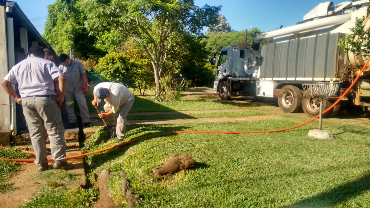 ObrasPublicasOk's tweet photo. Buen Jueves para todos, Posadas!
Con el Equipo #DESOBSTRUCTOR Destrancando Desagües Cloacales en barrio Kennedy https://t.co/sOPBH7VohR