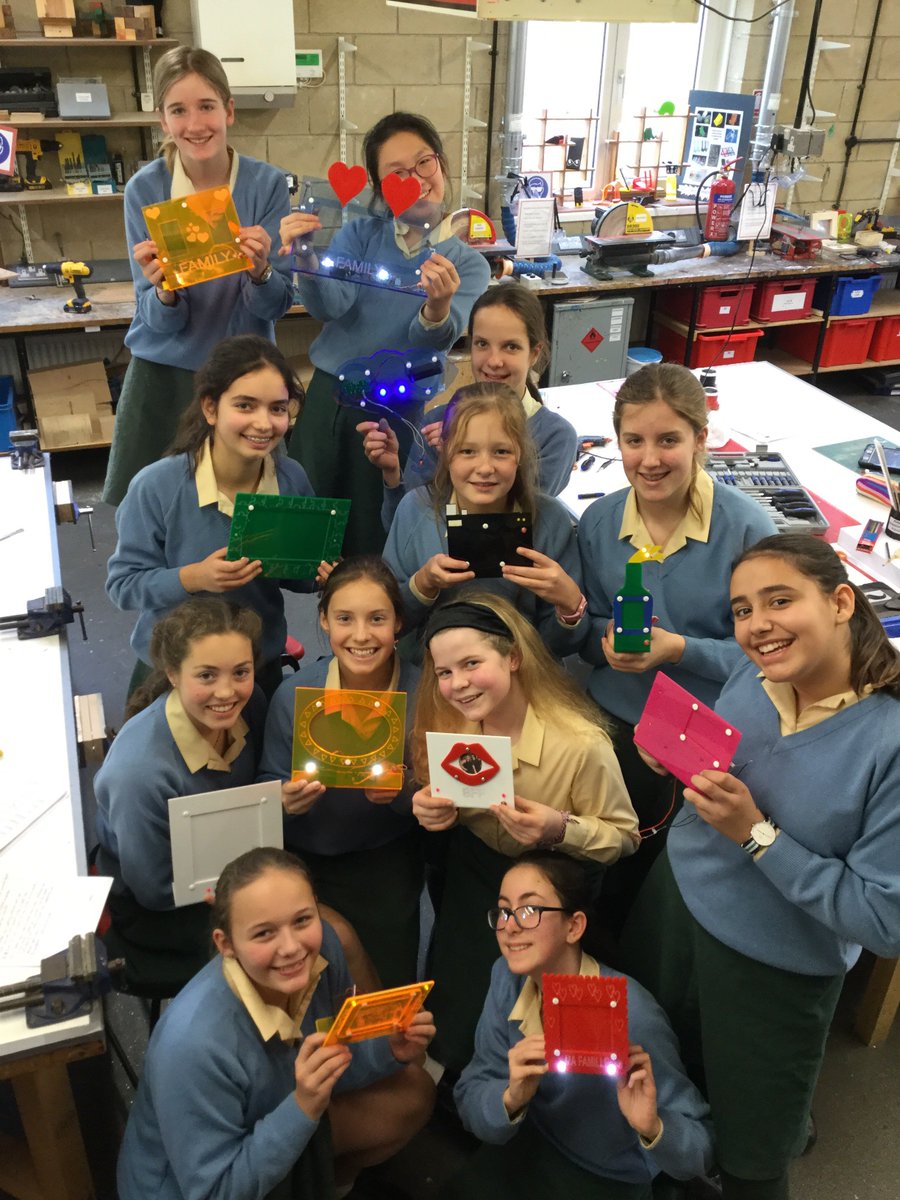 TudorHallSchool's tweet photo. The IIs have designed and made electronic picture frames - they look great! #THSDT #THSCreativity #tudorgirlscan https://t.co/eb91yHCeEq