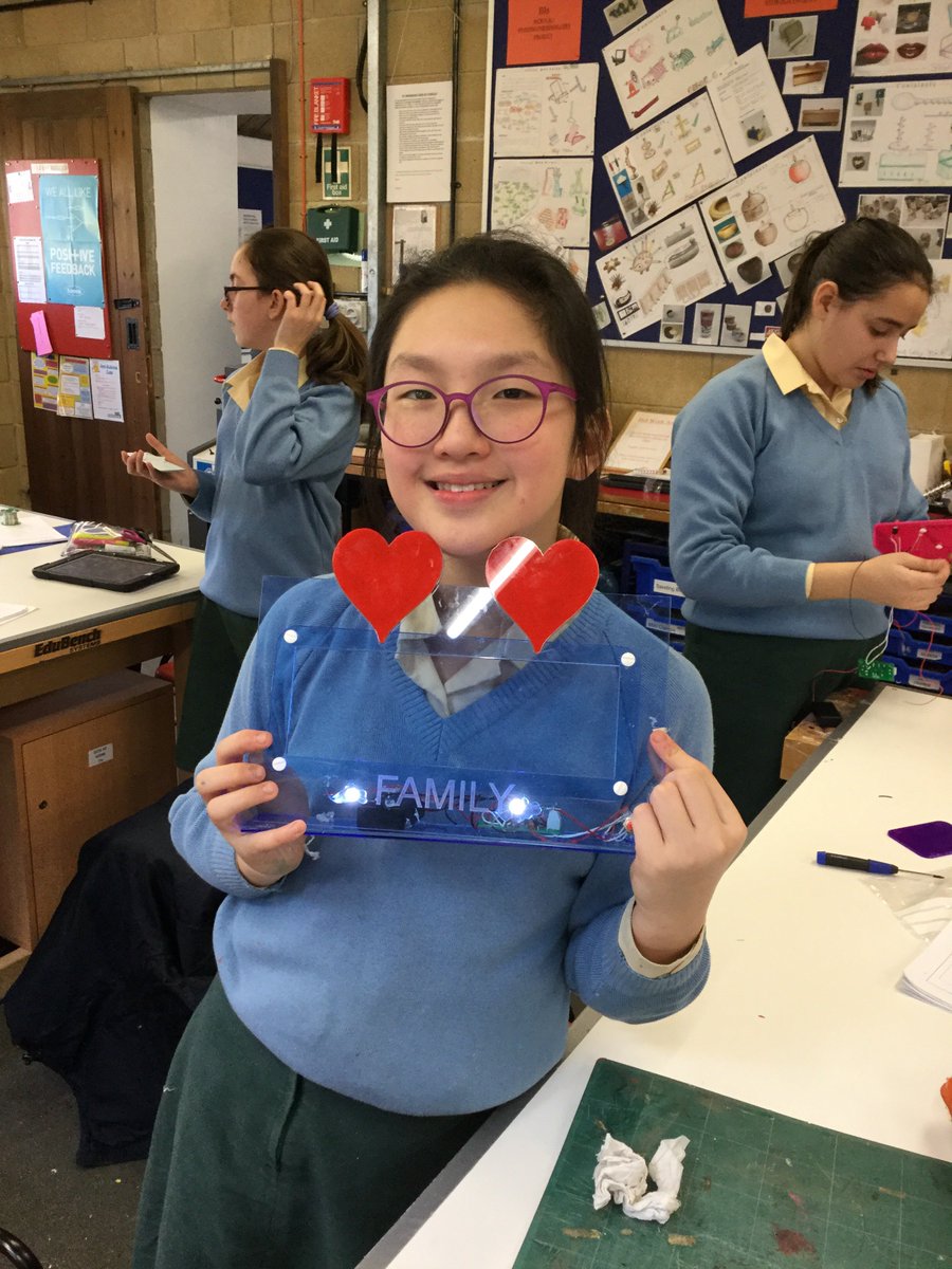 TudorHallSchool's tweet photo. The IIs have designed and made electronic picture frames - they look great! #THSDT #THSCreativity #tudorgirlscan https://t.co/eb91yHCeEq